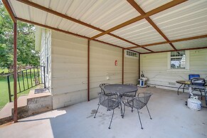 Eufaula Getaway w/ Patio, Walk to Beach + Marina!
