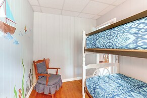 Canandaigua Lakefront Gem w/ Dock & Boat Slip