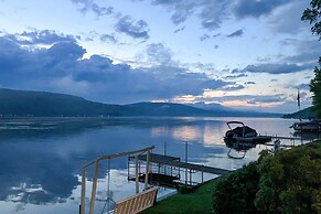 Canandaigua Lakefront Gem w/ Dock & Boat Slip