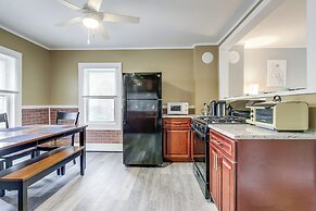 Easthampton Apartment Near Breweries & Rail Trail!