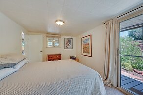 Quaint Sedona Cottage: Close to Trails & Downtown!