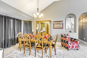 Luxe Brunswick Home ~ 14 Mi to Jekyll Island!