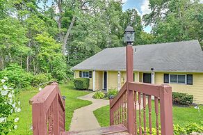 Lake George Townhome w/ Deck: 2 Mi to The Outlets!