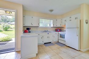 Lake George Townhome w/ Deck: 2 Mi to The Outlets!