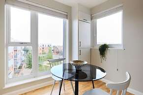 The Enfield Sanctuary - Modern 1bdr Flat With Balcony