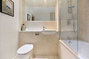 The Enfield Sanctuary - Modern 1bdr Flat With Balcony