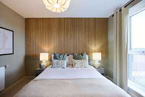 The Enfield Sanctuary - Modern 1bdr Flat With Balcony