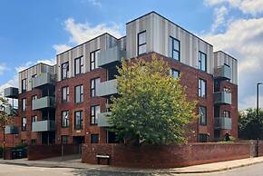 The Enfield Sanctuary - Modern 1bdr Flat With Balcony