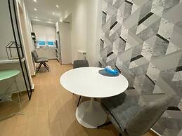 Utopia Apartment- At019