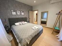 Utopia Apartment- At019