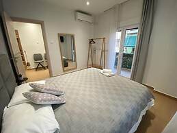 Utopia Apartment- At019