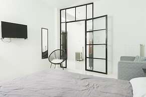 Bubbles Apartment- At002