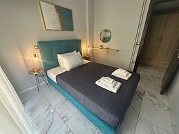 Red Roses Apartment - At083