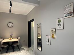 Red Roses Apartment - At083