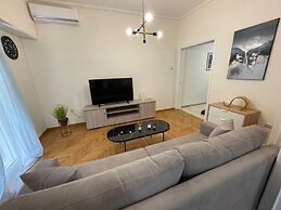 Magnolia Apartment- At079