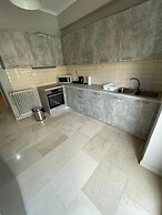 Charming Apartment - At085