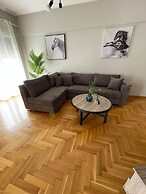 Charming Apartment - At085