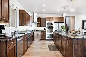 Grand Elite Retreat 16 Bedroom Home