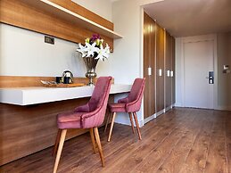 Frezya - Exclusively Woman