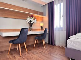 Frezya - Exclusively Woman