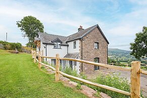 Host Stay Trem Y Cwm