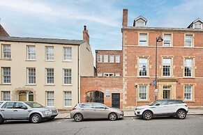 Host Stay Mayford Studio