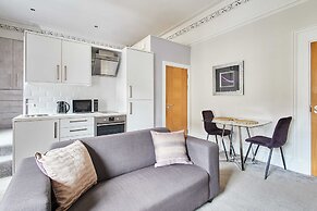 Host Stay Mayford Studio