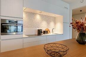 Modern and Stylish Apartment With Terrace