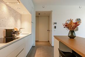 Modern and Stylish Apartment With Terrace