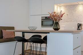 Modern and Stylish Apartment With Terrace