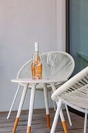 Modern and Stylish Apartment With Terrace