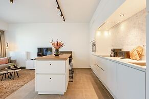 Modern and Stylish Apartment With Terrace