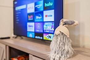 Chic Historic Route 66 Home - Ideal for Relaxation