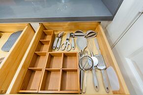 Elegant Pasadena Retreat Prime Comfort Awaits