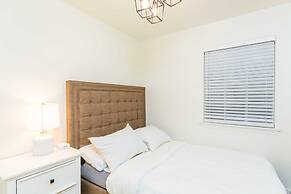 Elegant Pasadena Retreat Prime Comfort Awaits