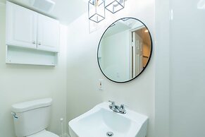 Elegant Pasadena Retreat Prime Comfort Awaits