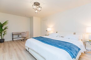 Elegant Pasadena Retreat Prime Comfort Awaits