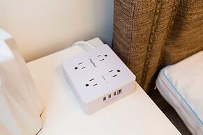 Elegant Pasadena Retreat Prime Comfort Awaits