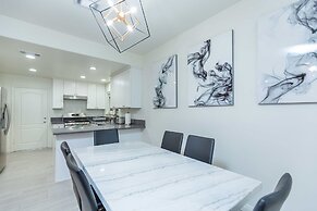 Elegant Pasadena Retreat Prime Comfort Awaits