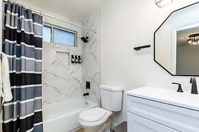 Elegant Pasadena Retreat Prime Comfort Awaits