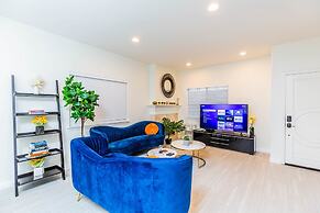 Elegant Pasadena Retreat Prime Comfort Awaits