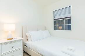 Elegant Pasadena Retreat Prime Comfort Awaits