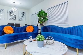 Elegant Pasadena Retreat Prime Comfort Awaits