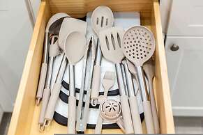 Elegant Pasadena Retreat Prime Comfort Awaits