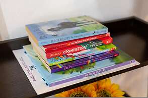 Elegant Pasadena Retreat Prime Comfort Awaits