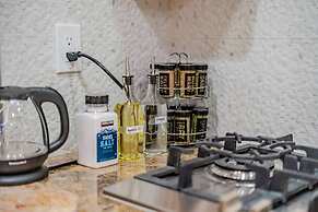 Monterey Park Retreat Spectacular Views Comfort