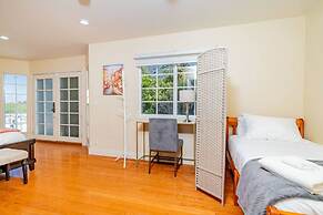 Monterey Park Retreat Spectacular Views Comfort