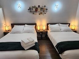 Monterey Park Retreat Spectacular Views Comfort