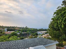 Monterey Park Retreat Spectacular Views Comfort