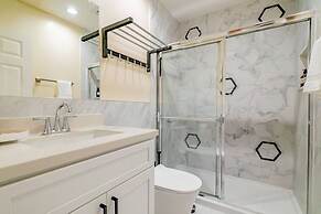 Monterey Park Retreat Spectacular Views Comfort